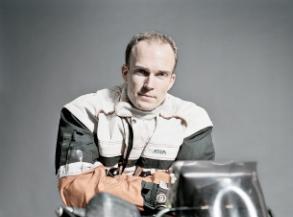 Nicolai Moltke-Leth - E-ntertainment